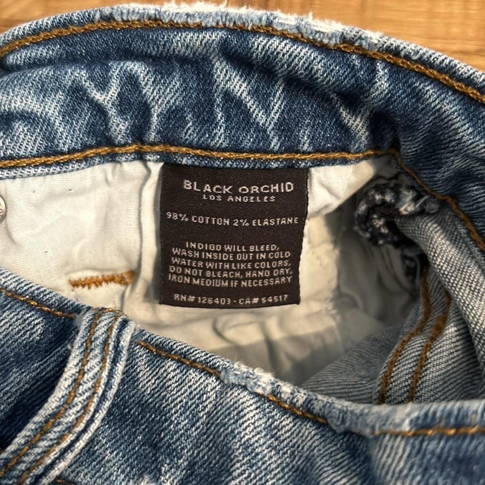 Black Orchid Skinny Boyfriend Jeans. Sz~26. Washed Distressed Denim EUC - Picture 4 of 12